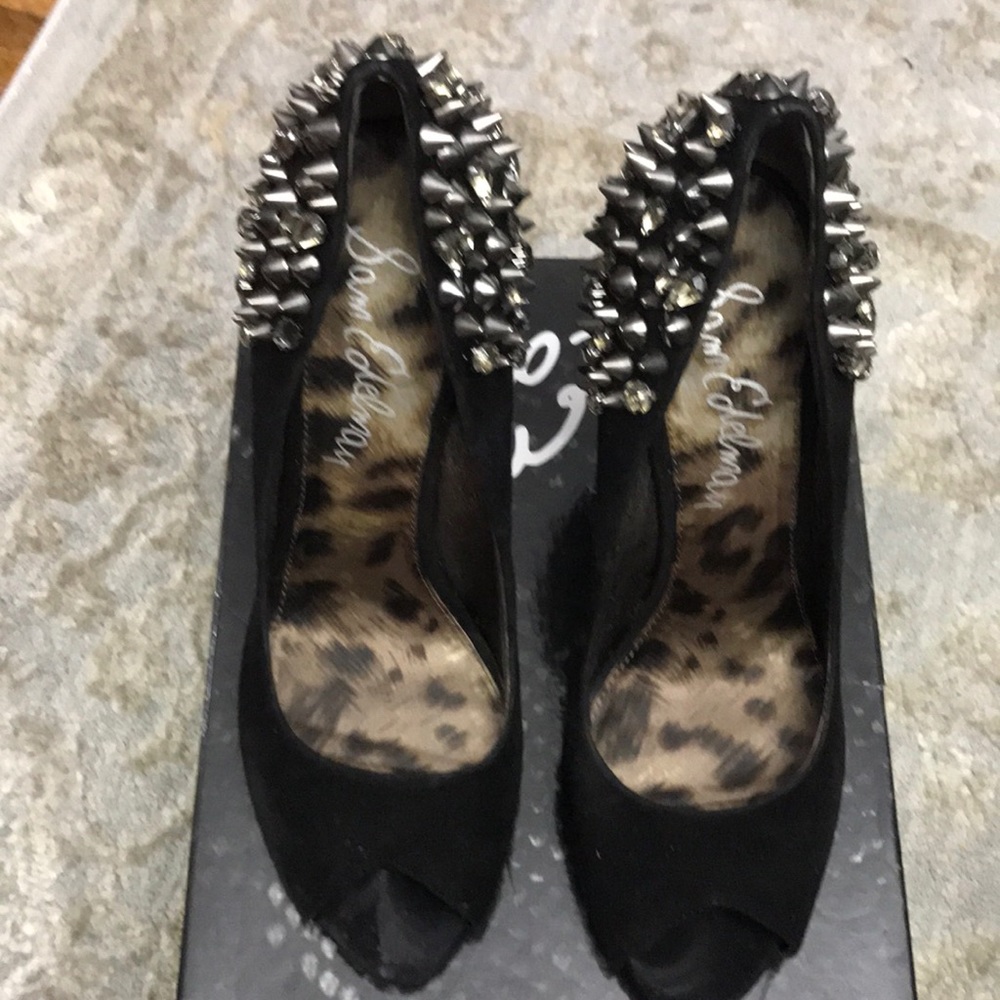 Sam Edelman black suede pumps
